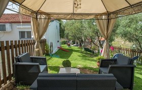 Pagona House