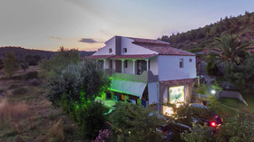 Pagona House