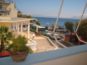 Apostolakis Rooms