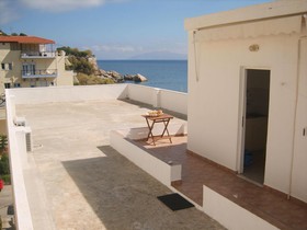 Apostolakis Rooms