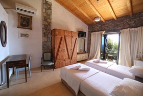 Pyrgos Exclusive Boutique Villas
