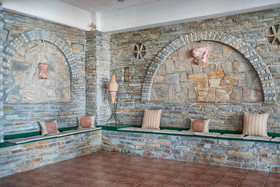 Cavos Bay Hotel