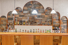 Cavos Bay Hotel