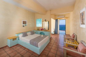 Cavos Bay Hotel