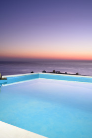 Cavos Bay Hotel
