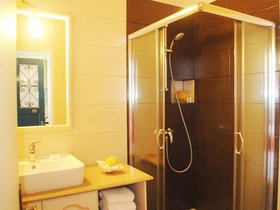 Apollonia Hotel