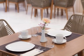 H Hotel Zephyros