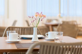 H Hotel Zephyros