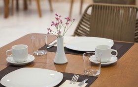 H Hotel Zephyros