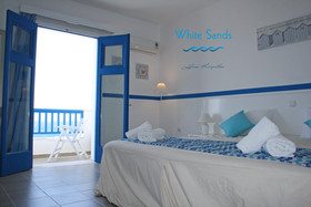 Sarris Hotel