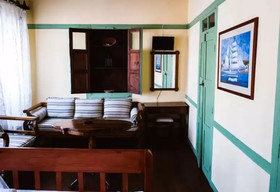 Karnayo Apartments & Rooms