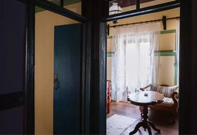 Karnayo Apartments & Rooms