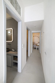 Amphoras Apartments
