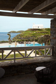 Porto Kea Suites