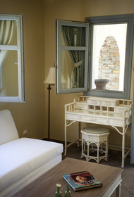 Porto Kea Suites
