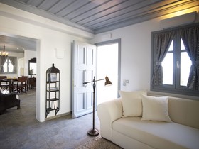 Porto Kea Suites