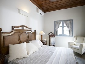 Porto Kea Suites