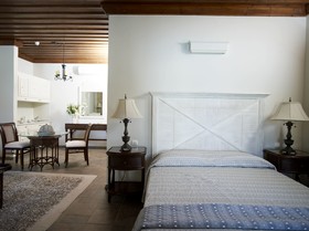 Porto Kea Suites