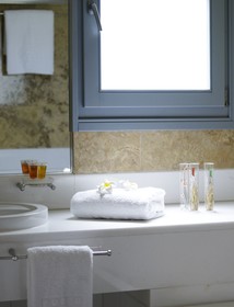 Porto Kea Suites