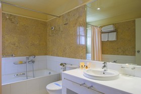 Porto Kea Suites