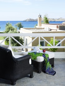 Porto Kea Suites