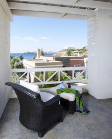 Porto Kea Suites