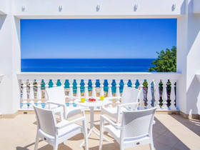 Villa Cyan