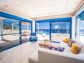 Villa Cyan