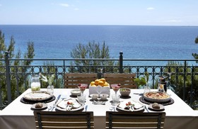 Avra Private Suites