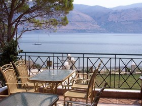 Lazaratos Hotel