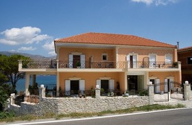 Lazaratos Hotel