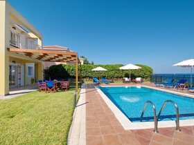 Villa Sakos