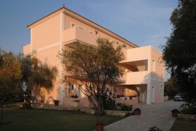 Helena's Studios