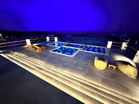 Aeris Suites