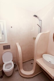 Aeris Suites
