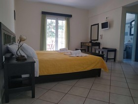 Pantonia Apartments
