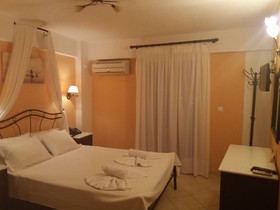 Romantica Hotel & Apartments