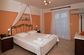 Romantica Hotel & Apartments