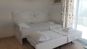 Estate Dafnopanagia Studio Ourania