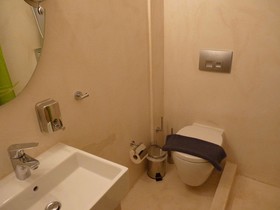 Ilianthos Apartments & Rooms