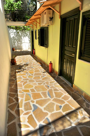 Vliho Bay Suites & Apartments