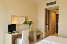 Porto Plaza Hotel Beach Resort