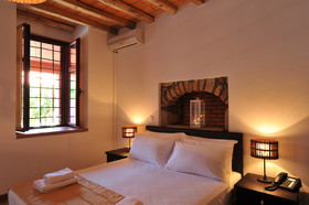 Varos Village Hotel & Residences