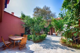 Varos Village Hotel & Residences