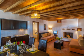 Varos Village Hotel & Residences