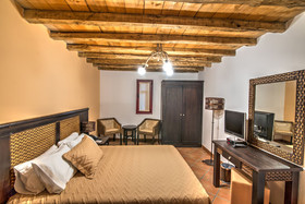 Varos Village Hotel & Residences