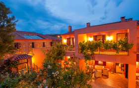 Varos Village Hotel & Residences