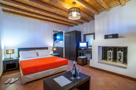 Varos Village Hotel & Residences