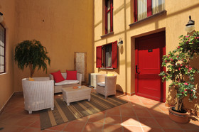 Varos Village Hotel & Residences
