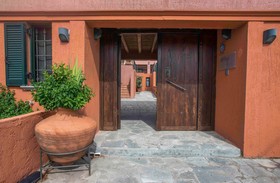 Varos Village Hotel & Residences